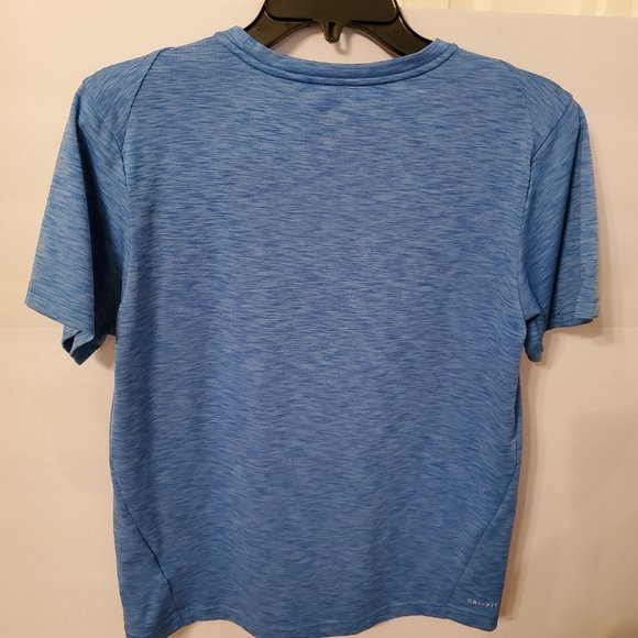 Nike dri-fit women's short sleeve T-shirt size XL 100% polyester. - Picture 7 of 10